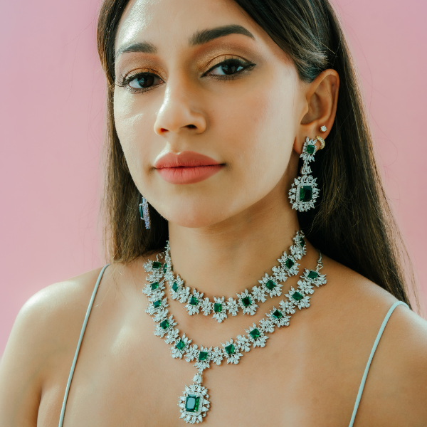 Eesha Queen Necklace Set in Emerald