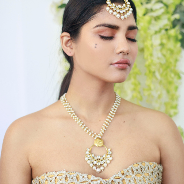 Amaya Pearly Necklace