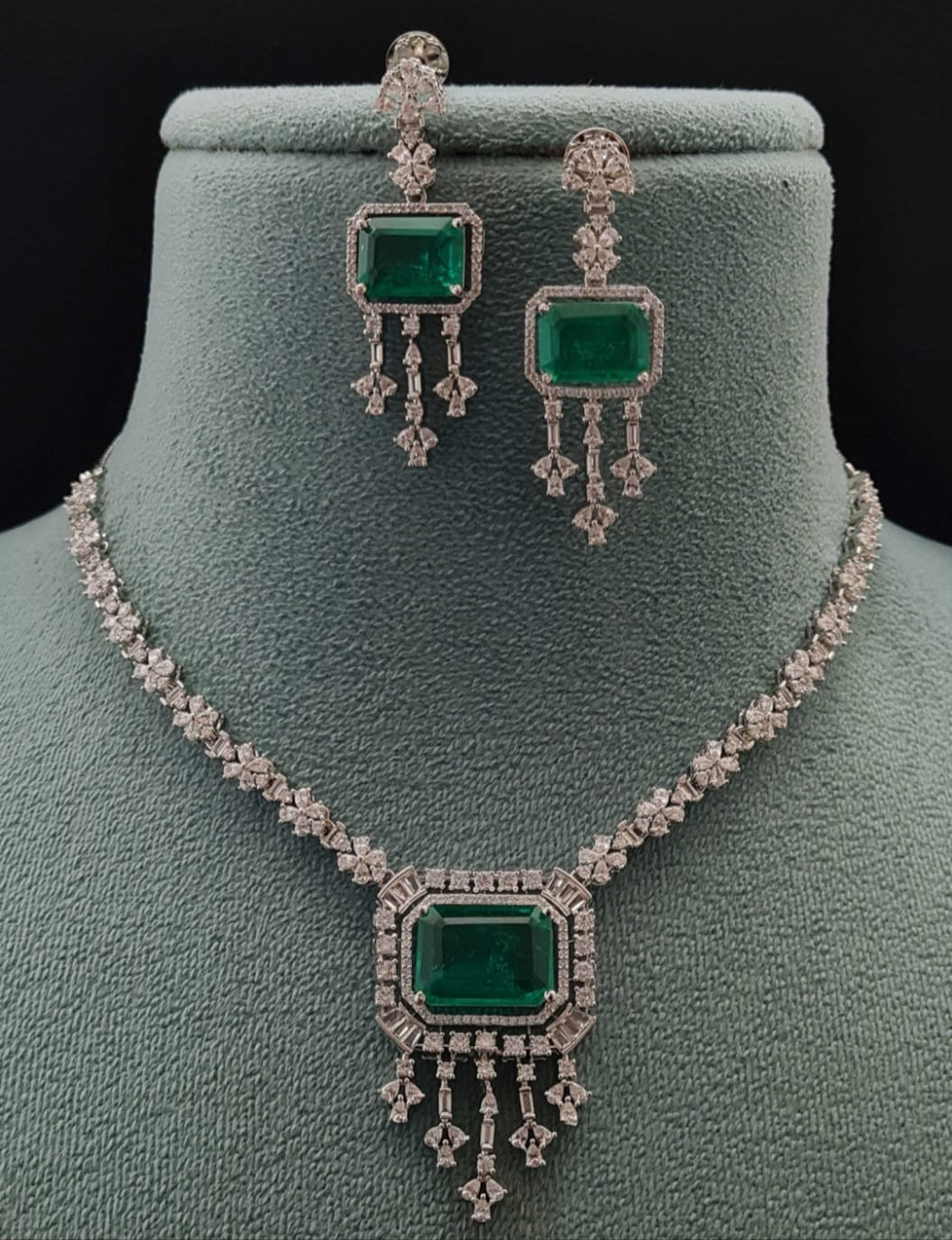 Emerald stone set hotsell