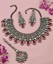 Amulya Necklace Set