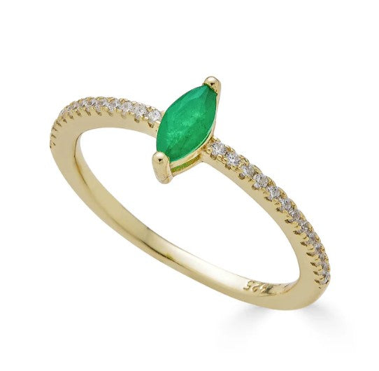 Oval Emerald Ring