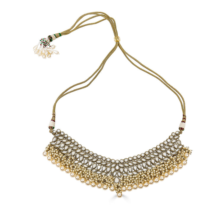 Nitara Necklace Set in Pearl